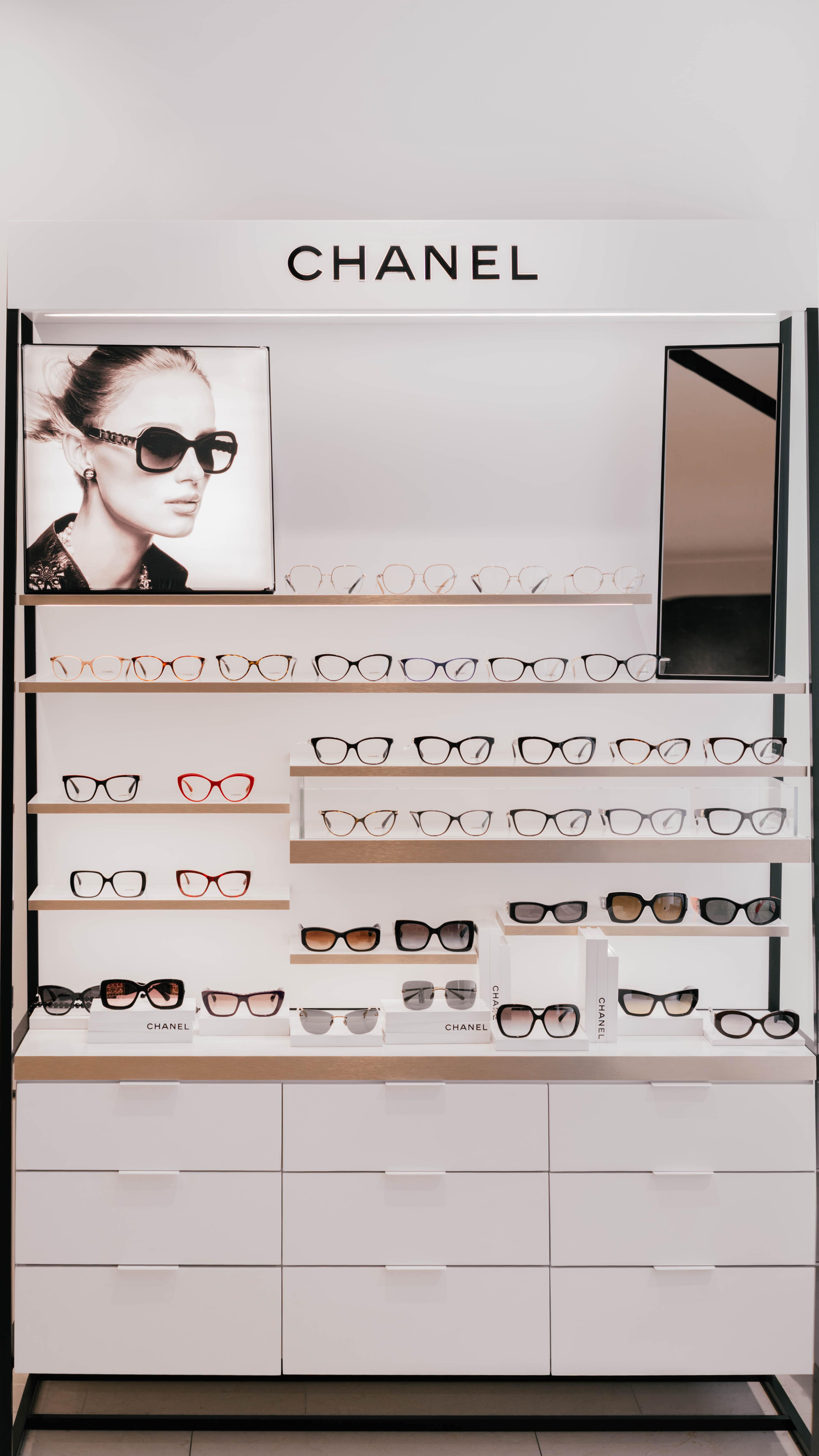 Salon Optyczny Optique Exclusive w Centrum Warszawy - Nowy Świat 6/12 | Optique-exclusive.pl